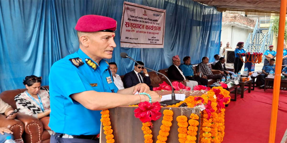 प्रहरी कार्यालयमा विचौलियाको प्रवेश रोक्न आइजी कार्कीको निर्देशन