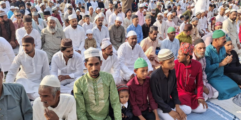 ईद उल फित्र पर्व मनाइँदै