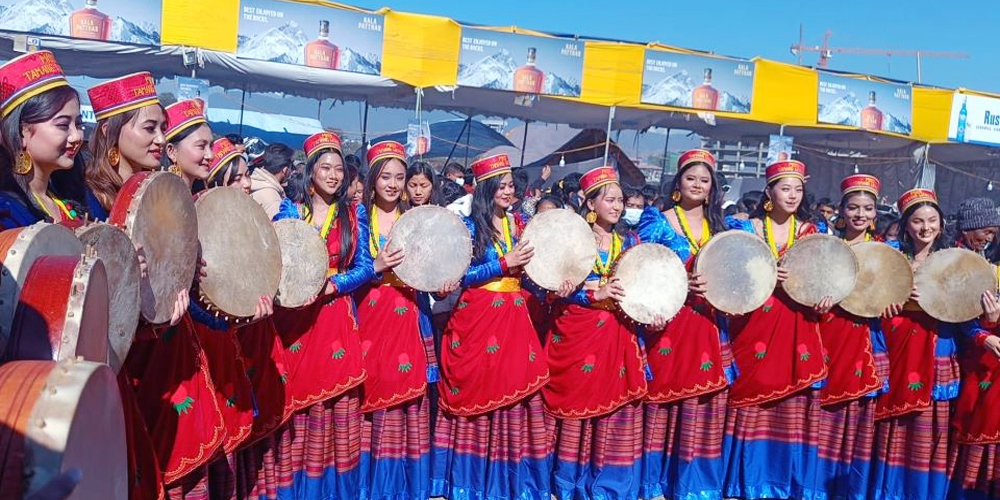 गरुड वर्षलाई बिदा गरी सर्प वर्षलाई स्वागत