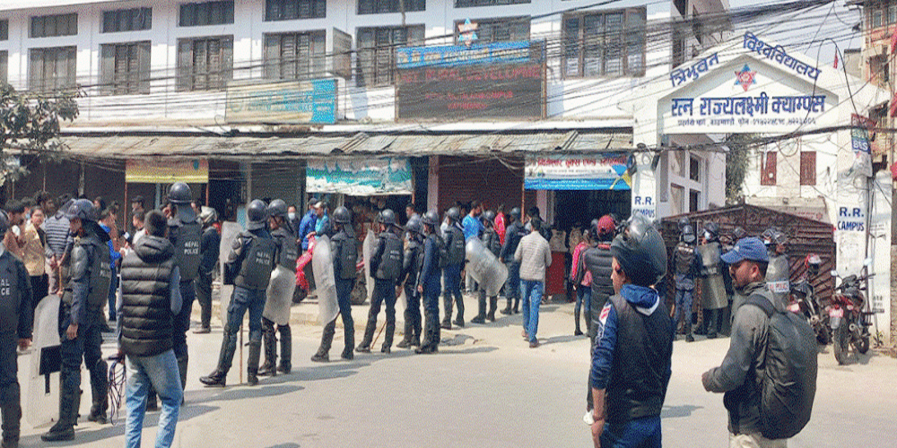 तीन जना विद्यार्थी नेता घाइते